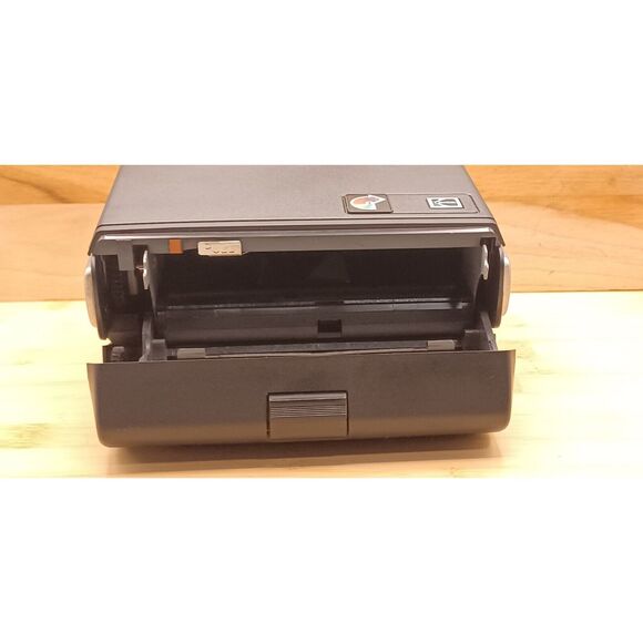 80s Kodak EK160 Vintage Polaroid Instant Camera with Case and Rainbow Strap - Picture 9 of 14